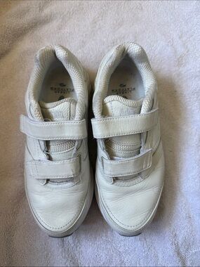 Brooks Women’s Size 8 White Velcro Addiction Walker Sneakers